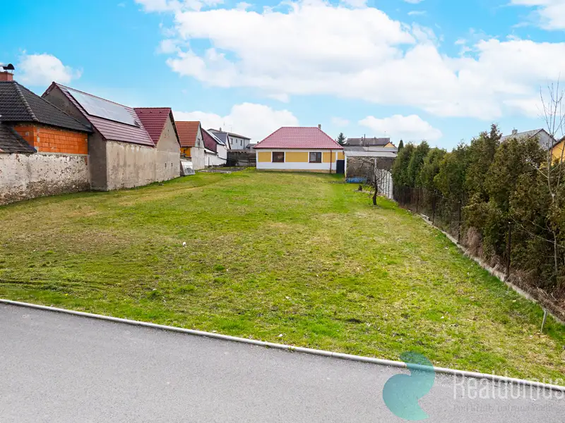 Prodej stavebního pozemku 719 m², Klenovice – náhled fotky 2