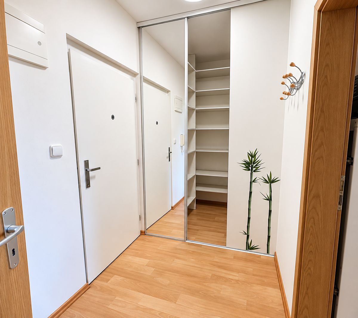 Pronájem bytu 2+kk 37 m² – fotografie 2