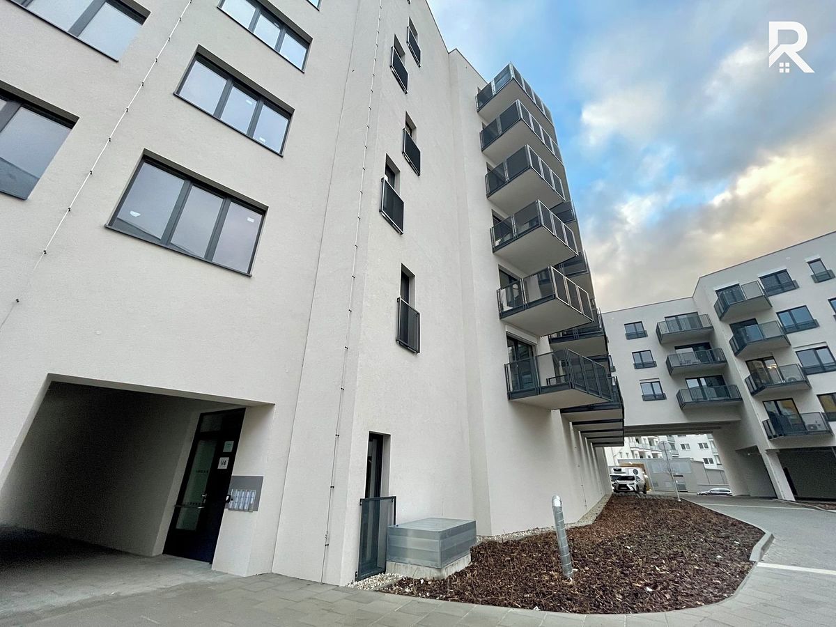 Pronájem bytu 2+kk 58 m² – fotografie 4