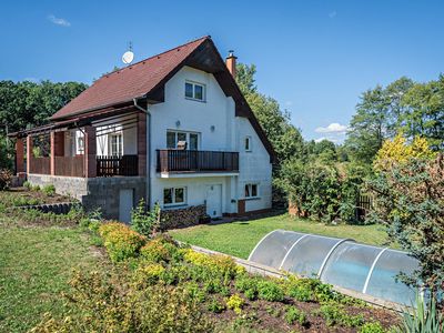 Prodej rodinného domu 191 m², pozemek 2124 m²