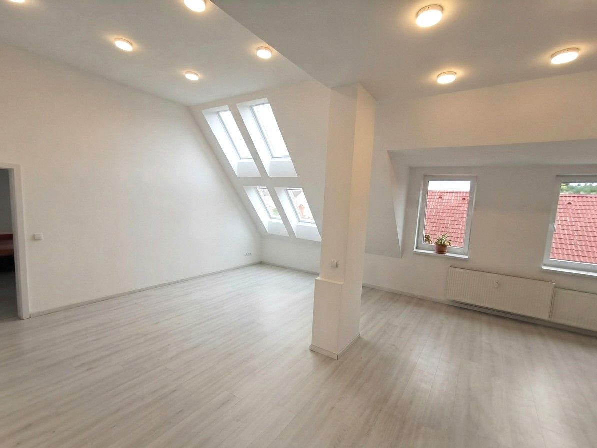 Pronájem bytu 3+kk 102 m² – fotografie 3