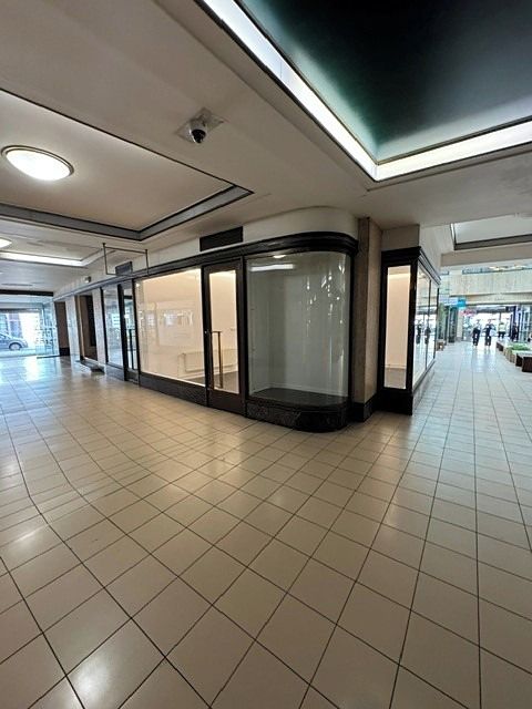 Pronájem obchodního prostoru 33 m² – fotografie 3