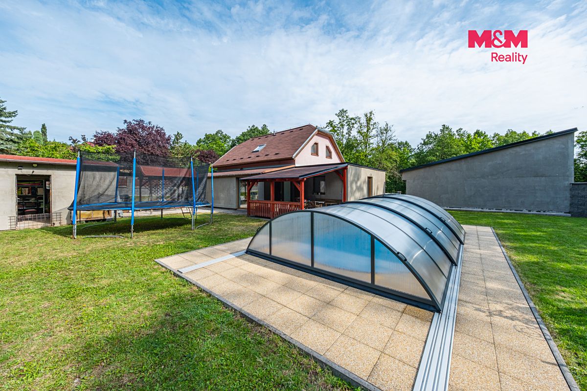Prodej rodinného domu 140 m², pozemek 1320 m² – fotografie 3