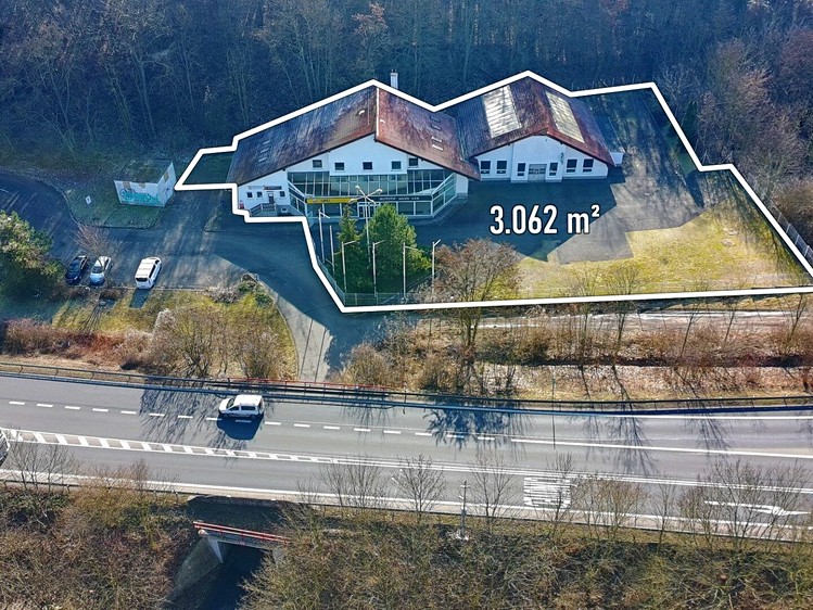 Комерційне приміщення на продаж, 1 500 м² (1 з 39)