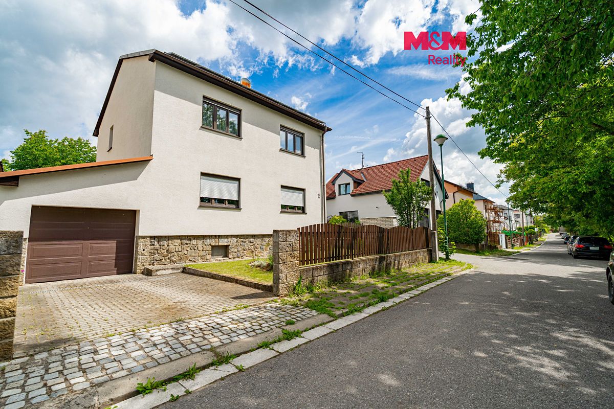 Prodej rodinného domu 277 m², pozemek 598 m²