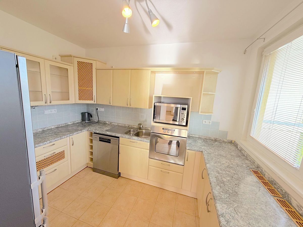 Pronájem bytu 4+1 132 m² – fotografie 2