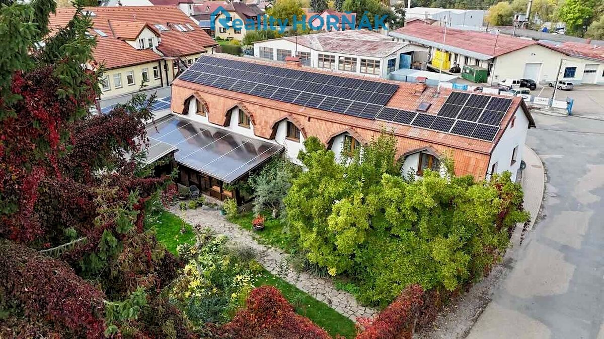 Prodej rodinného domu 364 m², pozemek 1261 m²