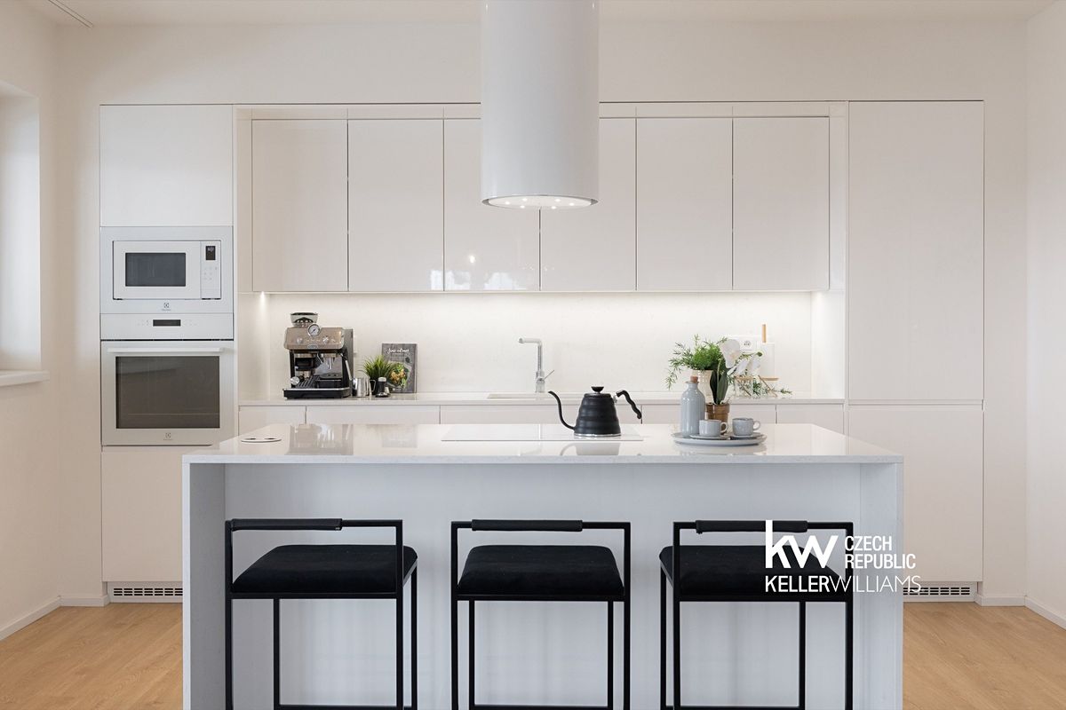 Prodej rodinného domu 186 m², pozemek 893 m² – fotografie 5
