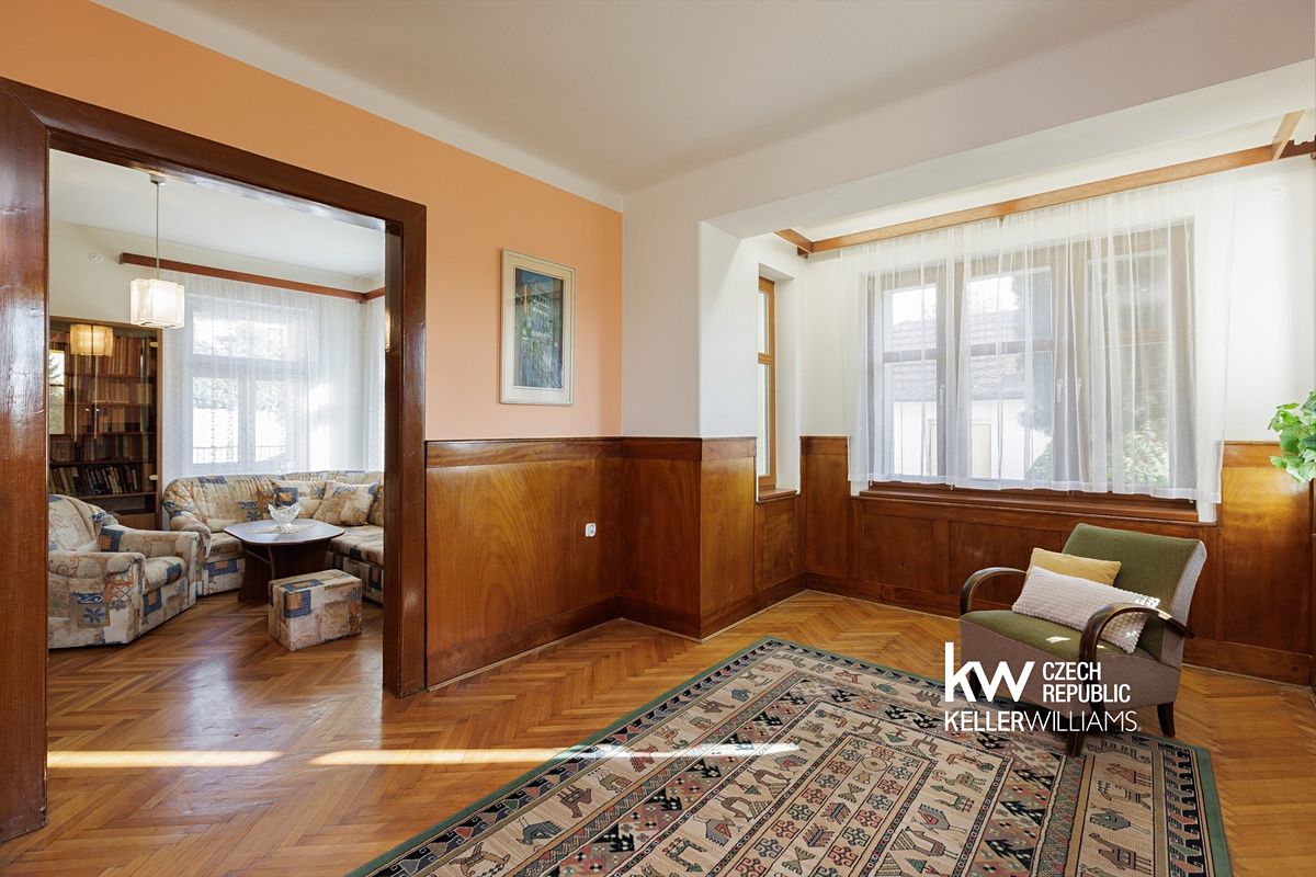 Prodej vily 194 m², pozemek 855 m² – fotografie 3