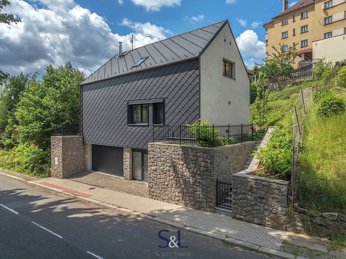 Pronájem rodinného domu 203 m², pozemek 407 m²