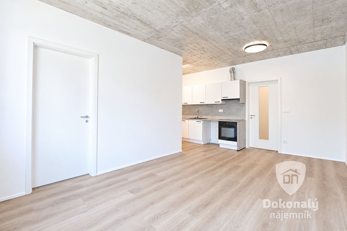 Pronájem bytu 2+kk 48 m² – fotografie 2