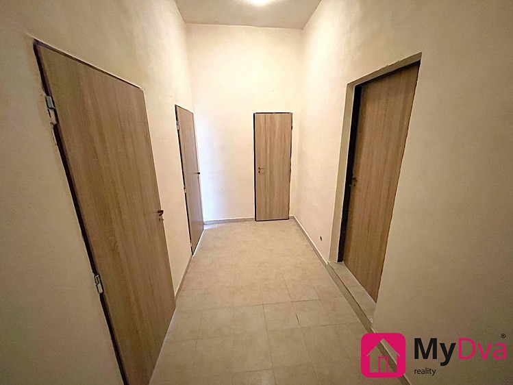 Pronájem bytu 2+1, 50 m² (6 z 8)