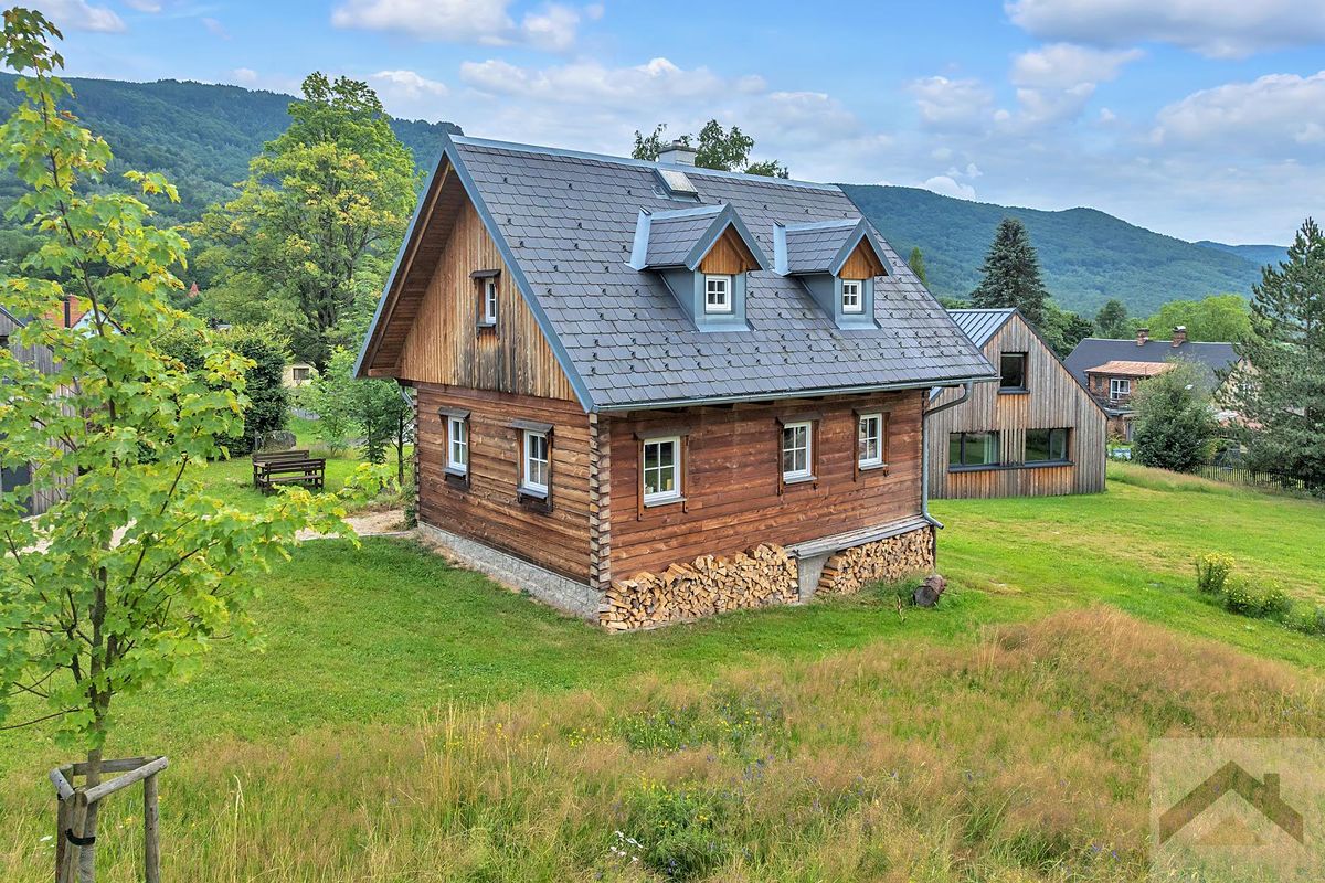 Prodej rodinného domu 655 m², pozemek 5411 m² – fotografie 2
