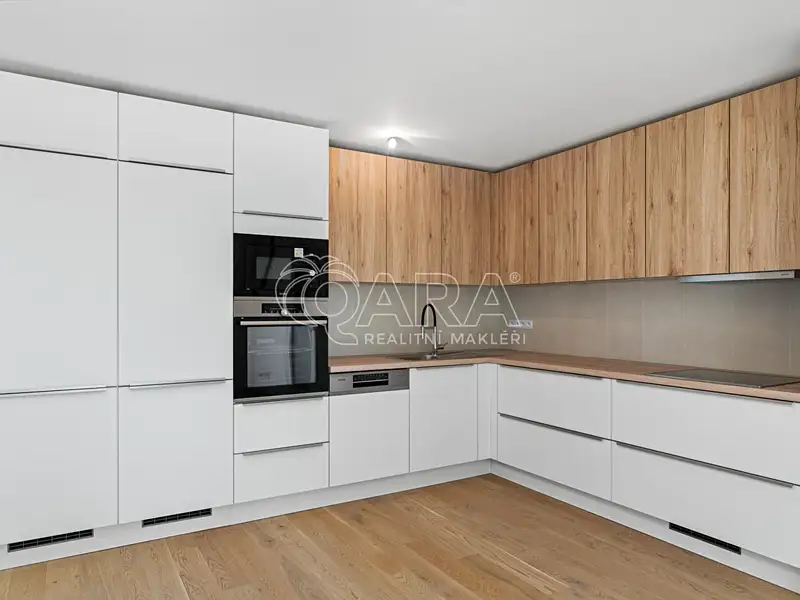 Pronájem bytu 5+kk 107 m², Praha – náhled fotky 2