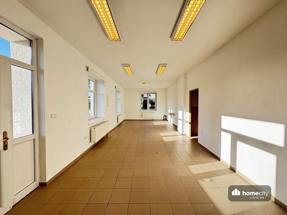 Pronájem obchodního prostoru 89 m² – fotografie 3
