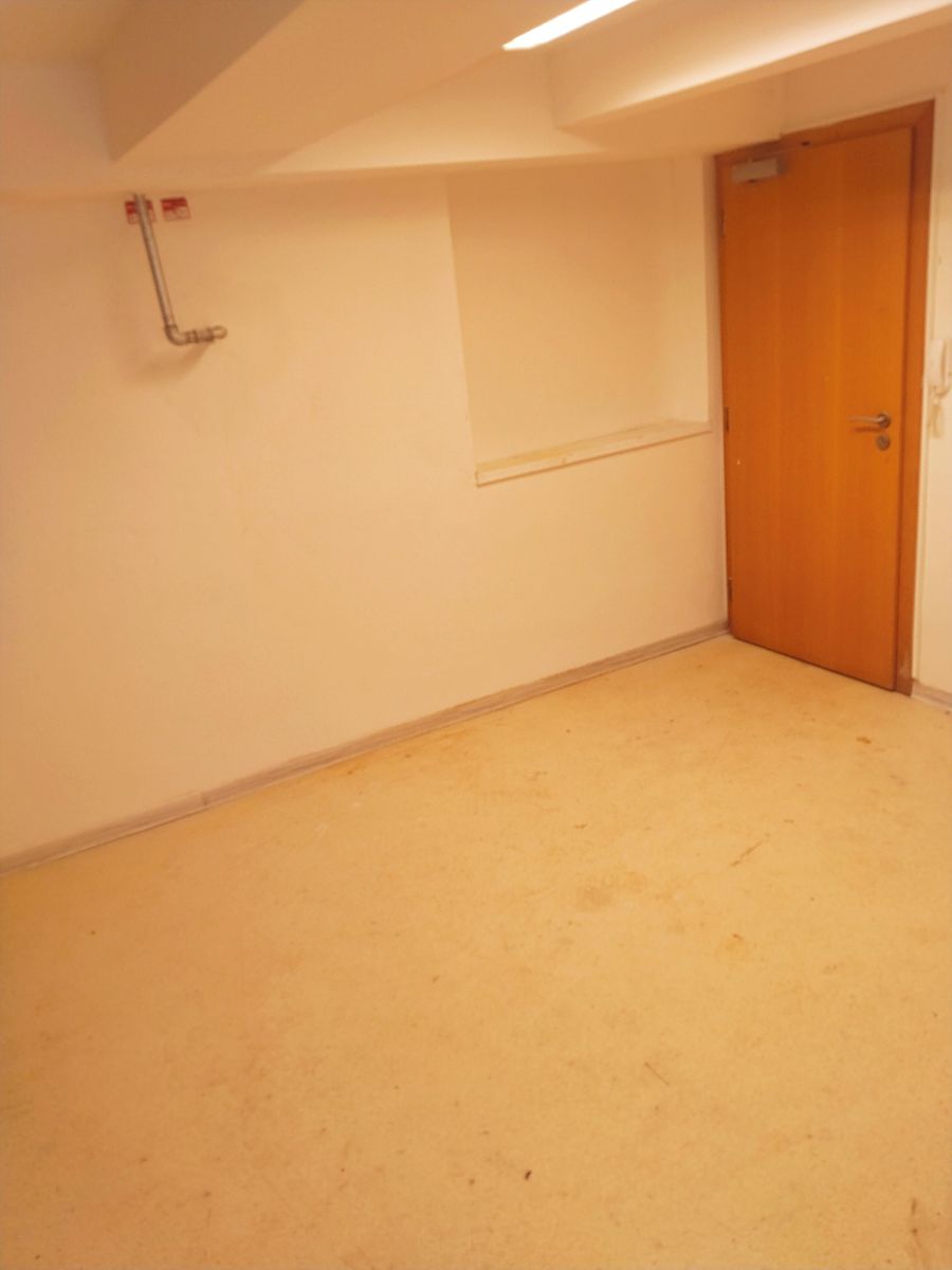 Prodej obchodního prostoru 40 m² – fotografie 2