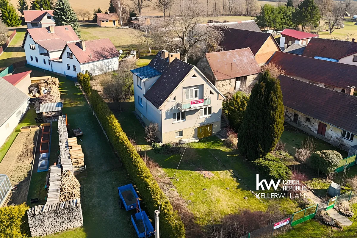 Prodej rodinného domu 250 m², pozemek 1255 m²