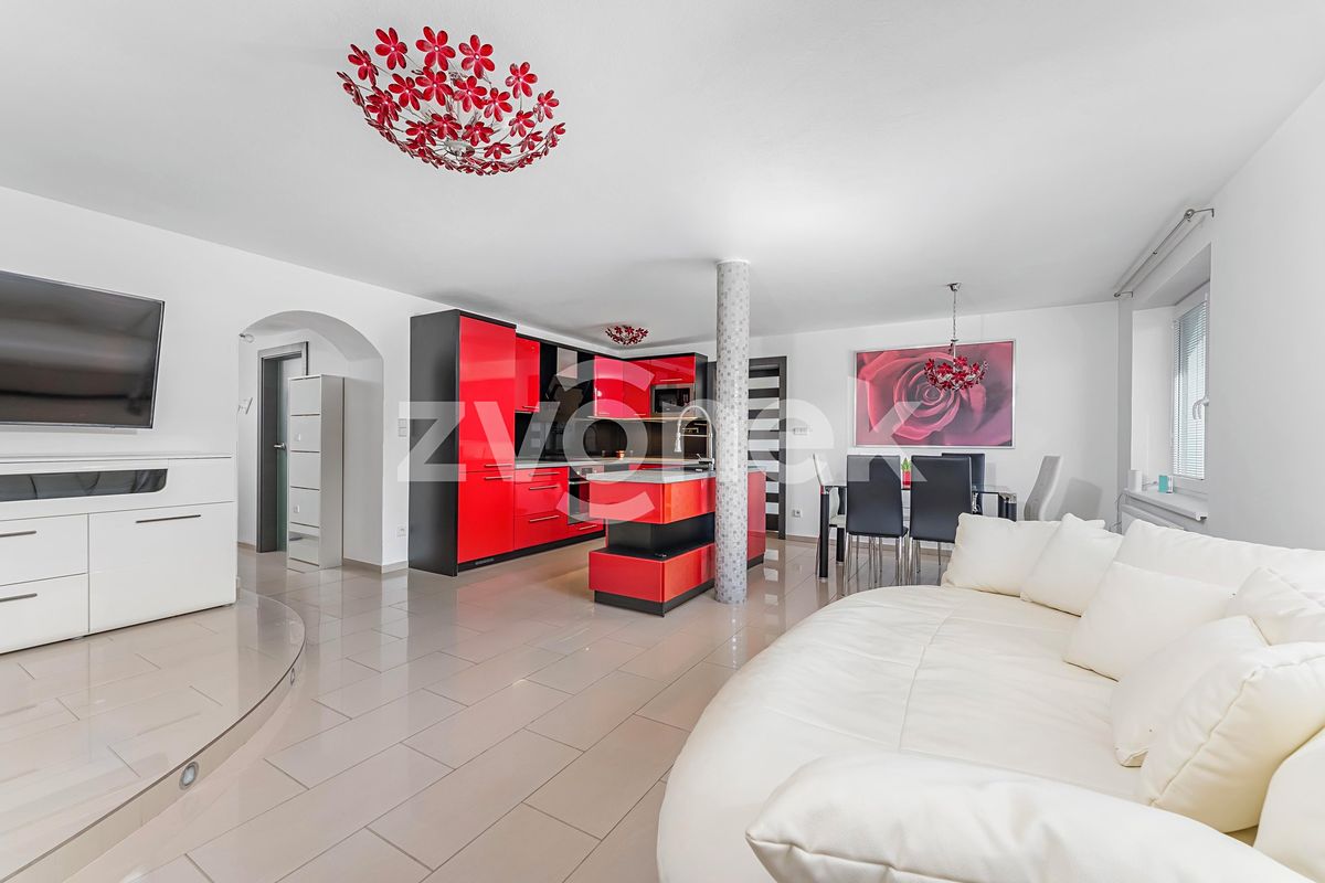 Prodej rodinného domu 258 m², pozemek 1107 m²