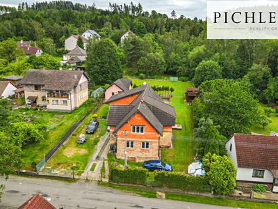 Prodej rodinného domu 330 m², pozemek 1823 m²