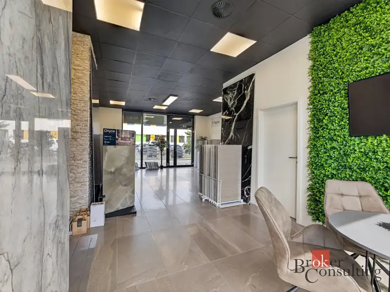 Prodej obchodního prostoru 59 m², Plzeň – náhled fotky 1