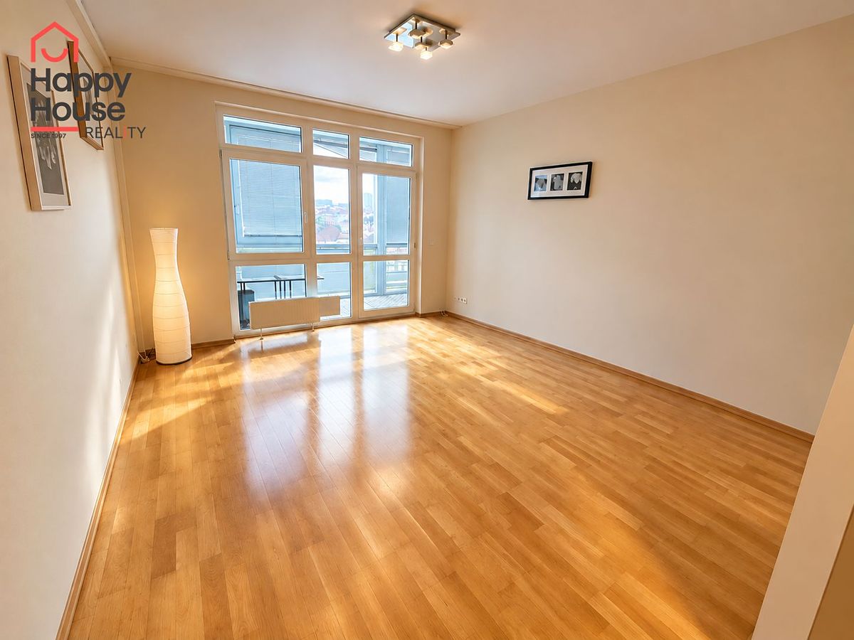 Pronájem bytu 2+kk 60 m² – fotografie 3
