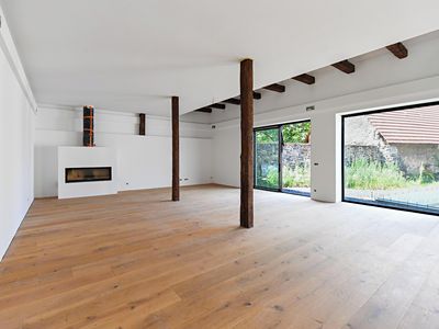 Prodej rodinného domu 637 m², pozemek 1384 m²