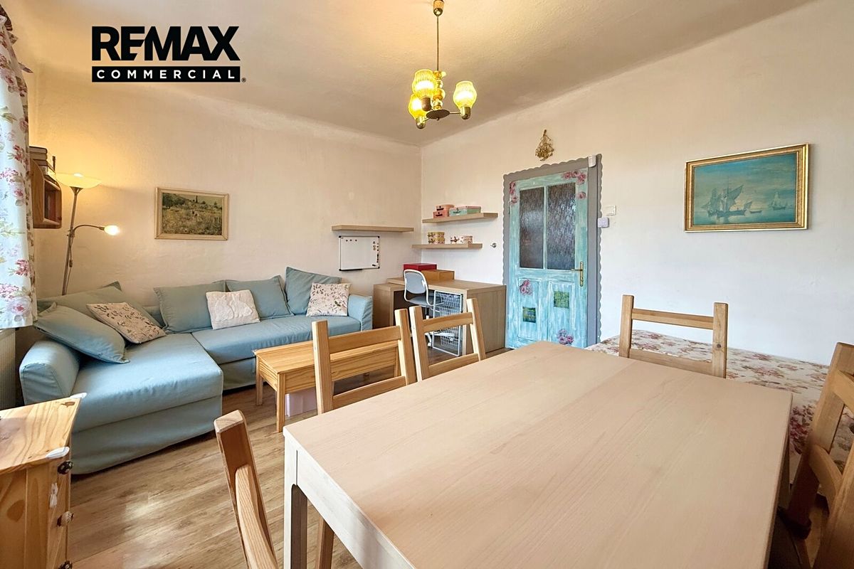 Prodej rodinného domu 100 m², pozemek 142 m² – fotografie 2