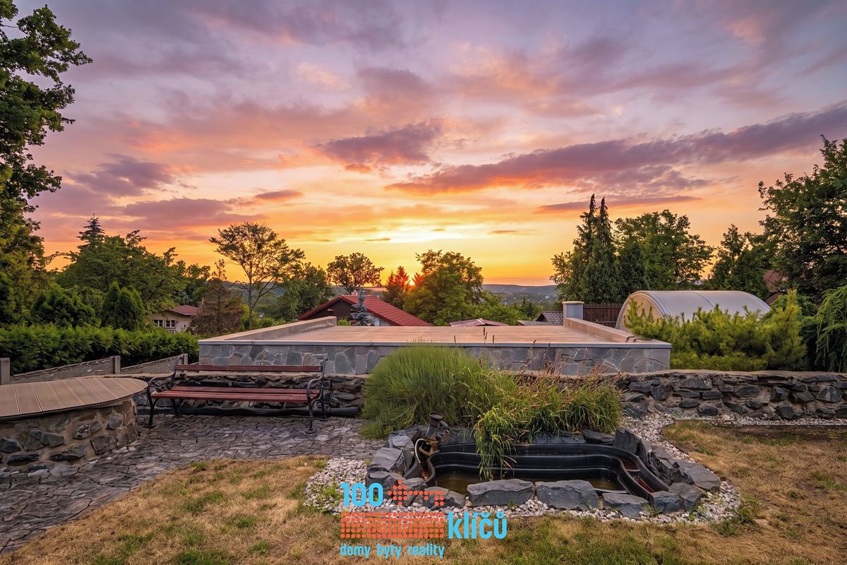 Prodej rodinného domu 140 m², pozemek 748 m² – fotografie 2