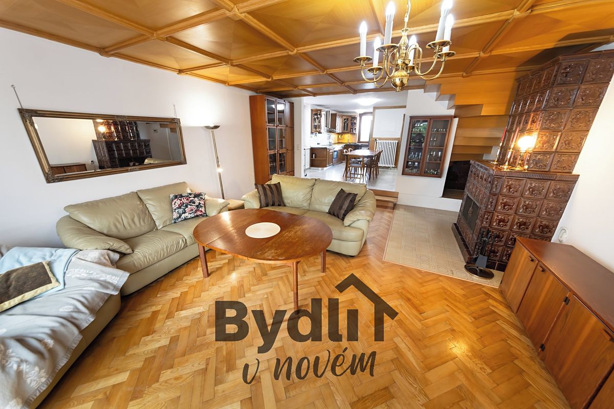 Prodej rodinného domu 265 m², pozemek 685 m² – fotografie 5