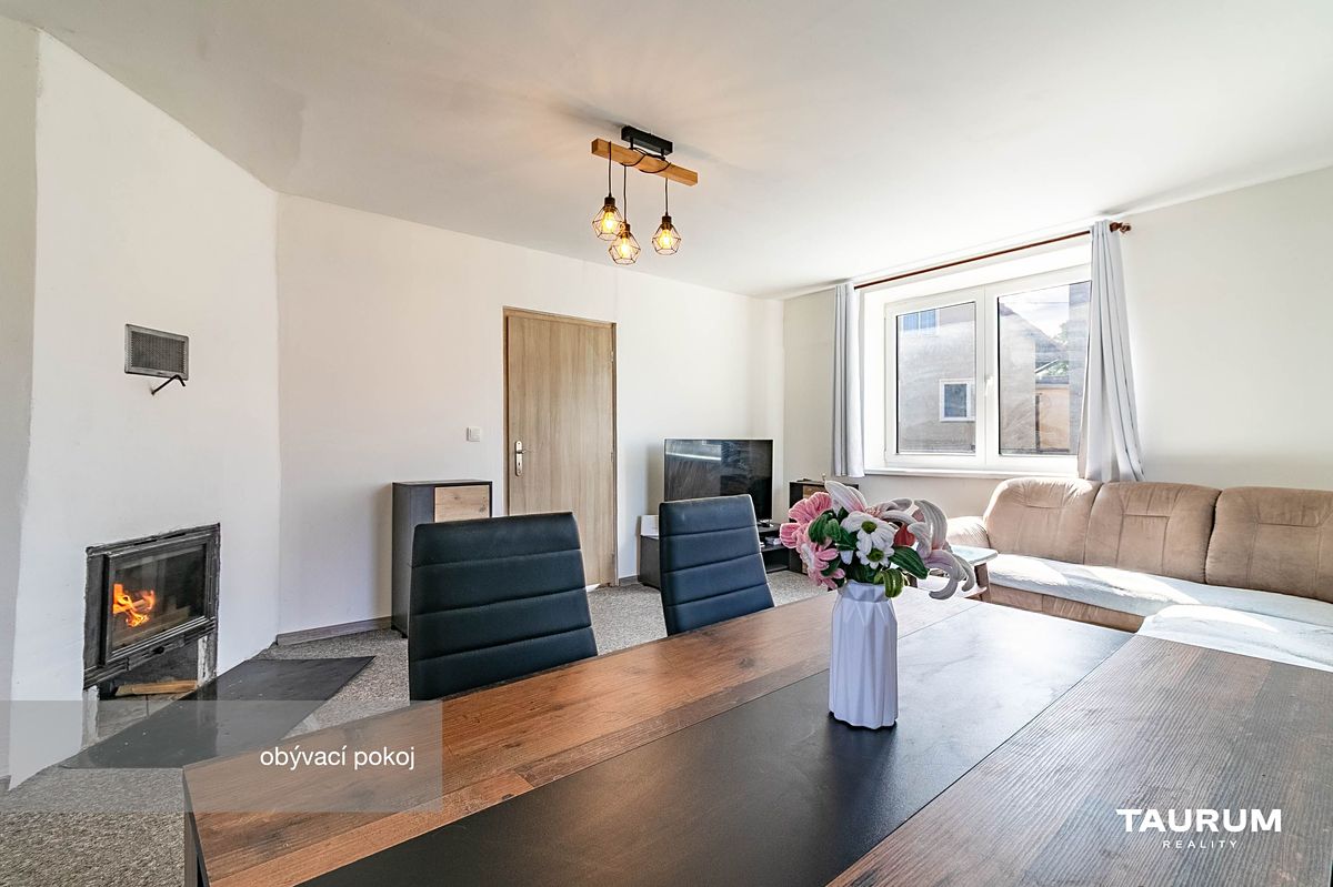 Prodej rodinného domu 218 m², pozemek 641 m² – fotografie 3