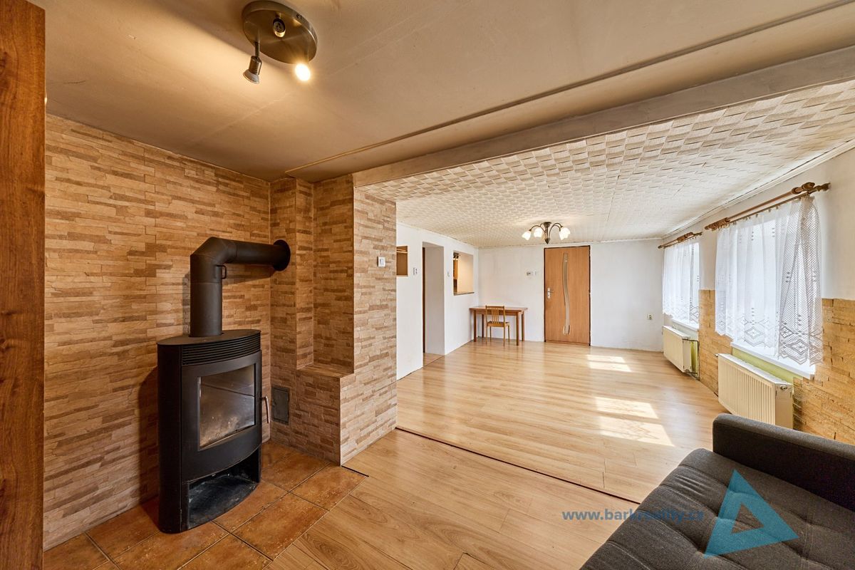Prodej rodinného domu 135 m², pozemek 381 m² – fotografie 3