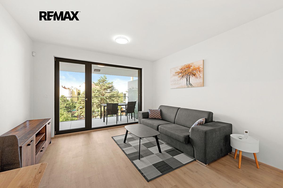 Pronájem bytu 1+kk 33 m²