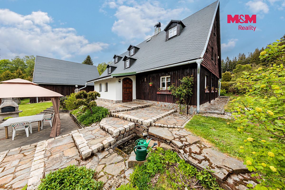 Prodej rodinného domu 250 m², pozemek 4516 m² – fotografie 2