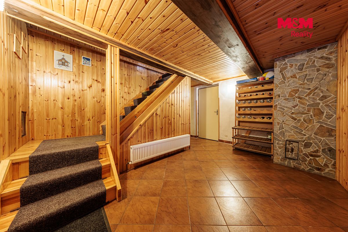 Prodej rodinného domu 250 m², pozemek 4516 m² – fotografie 4