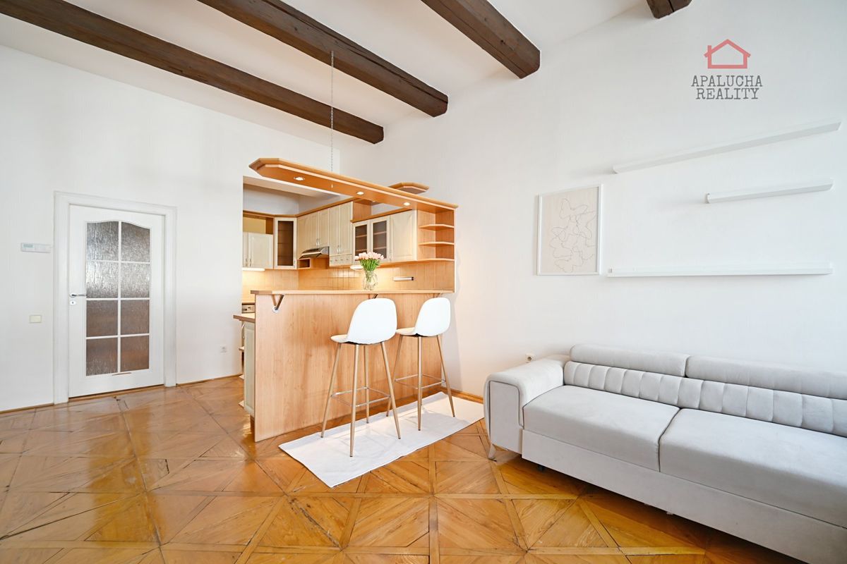 Pronájem bytu 3+kk 77 m²