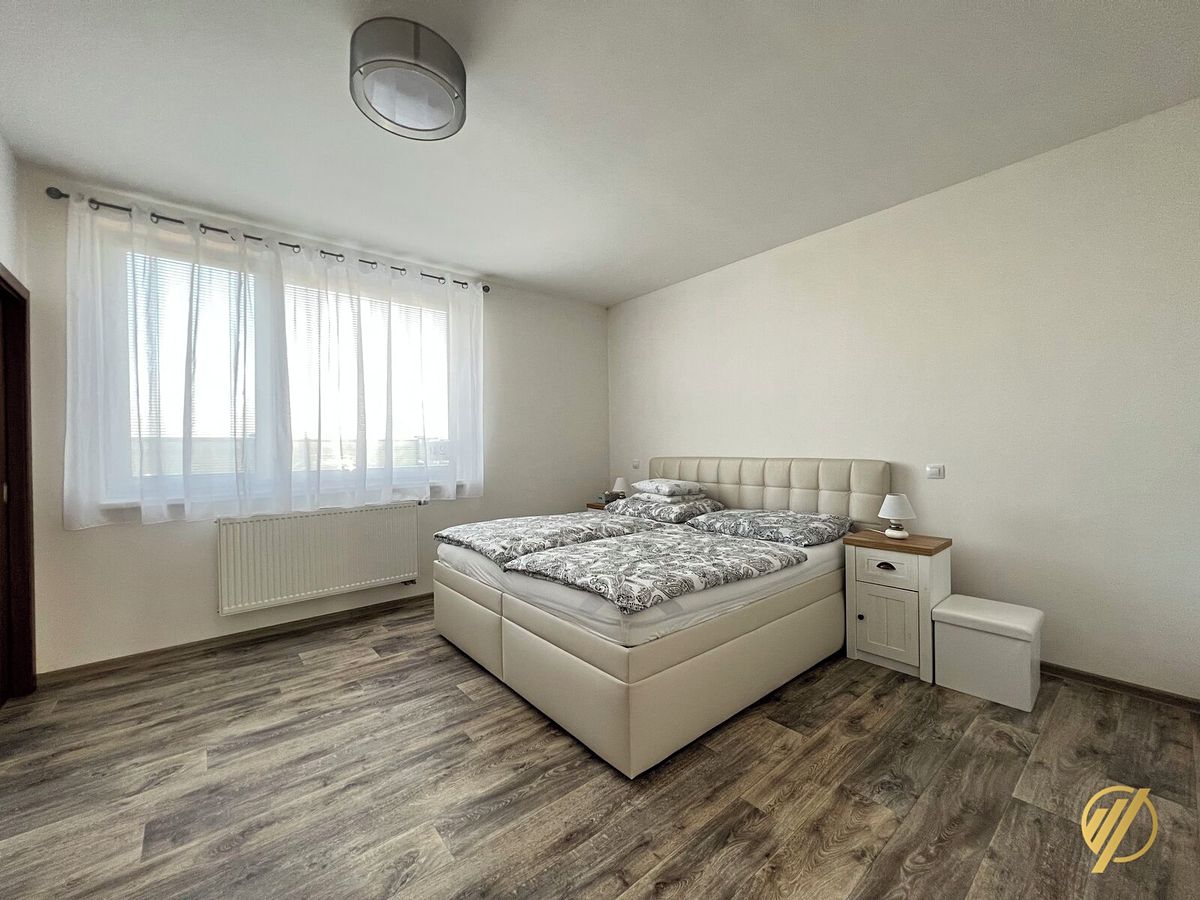 Pronájem rodinného domu 136 m², pozemek 1084 m² – fotografie 4