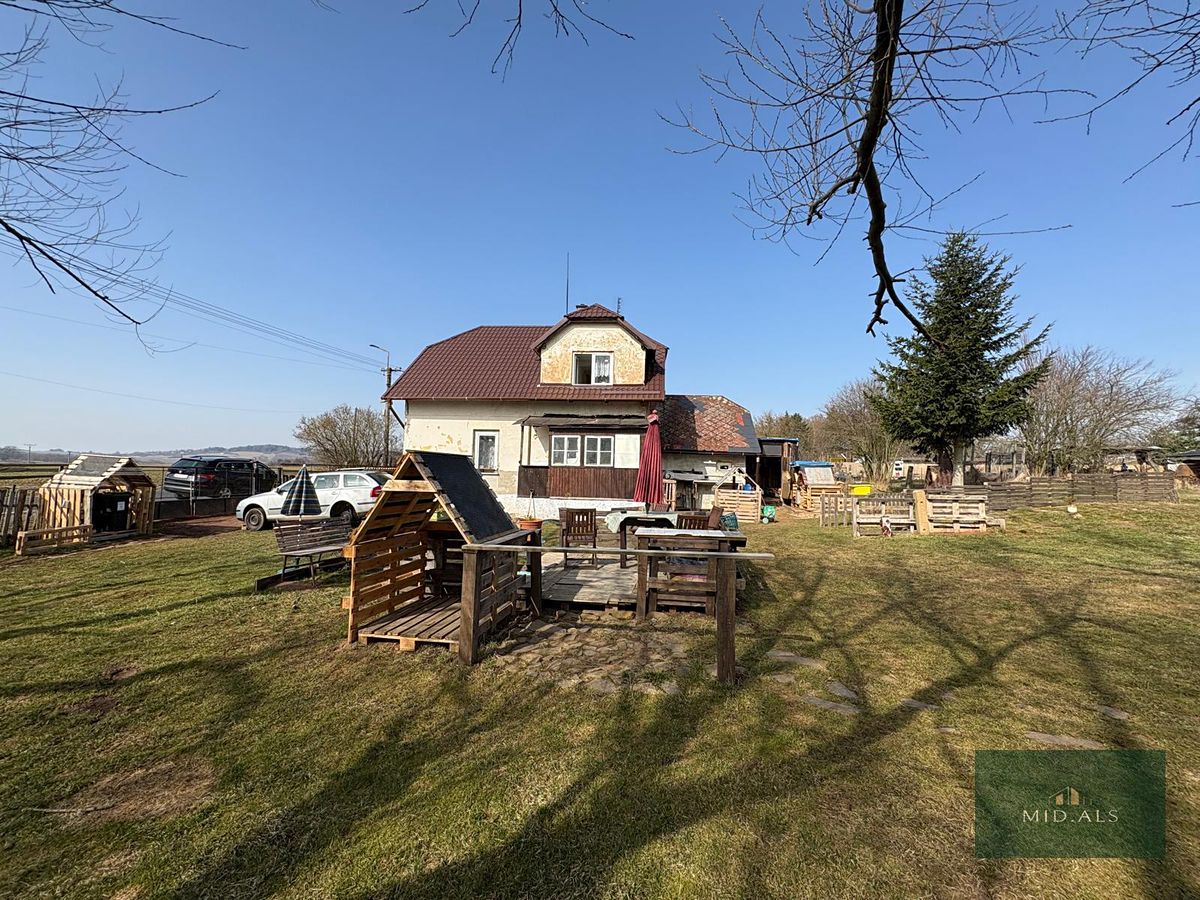 Prodej rodinného domu 120 m², pozemek 1024 m² – fotografie 3