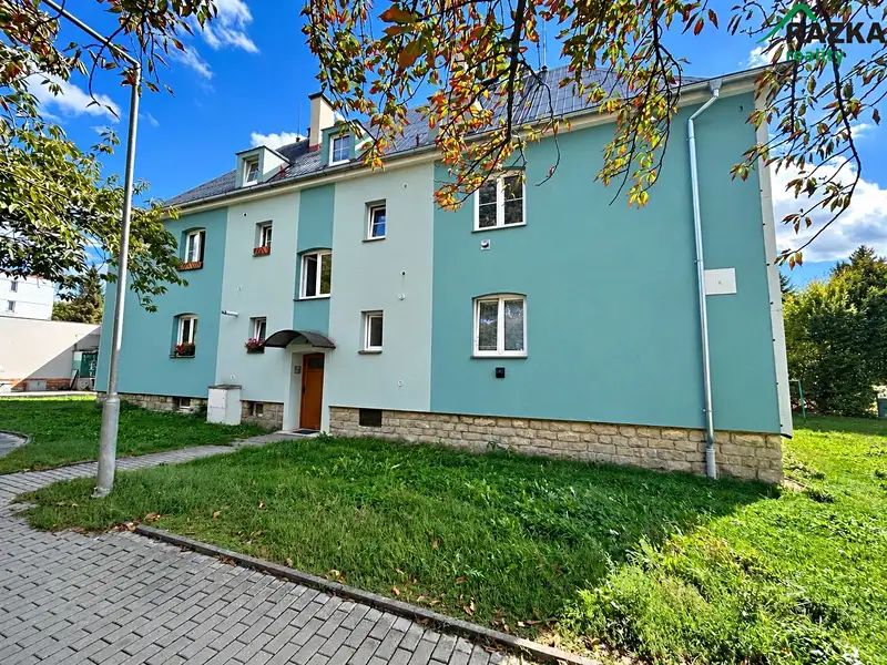 Prodej bytu 2+1 45 m², Planá – náhled fotky 1