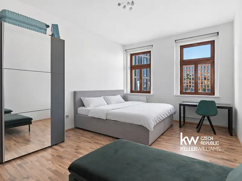 Prodej bytu 2+1 72 m², Praha – náhled fotky 2