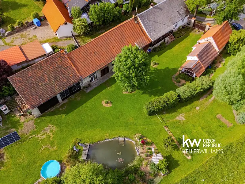 Prodej rodinného domu 151 m², pozemek 9515 m², Dobřív – náhled fotky 2
