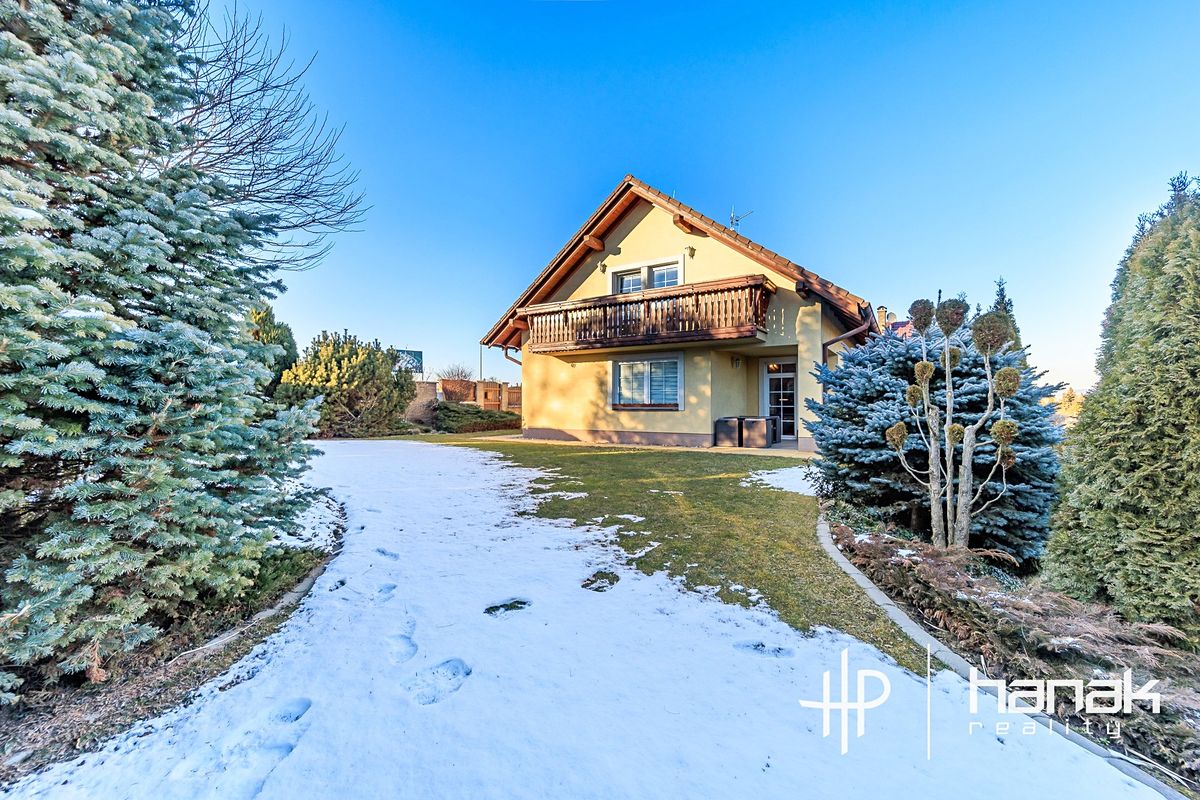 Prodej rodinného domu 146 m², pozemek 689 m² – fotografie 2