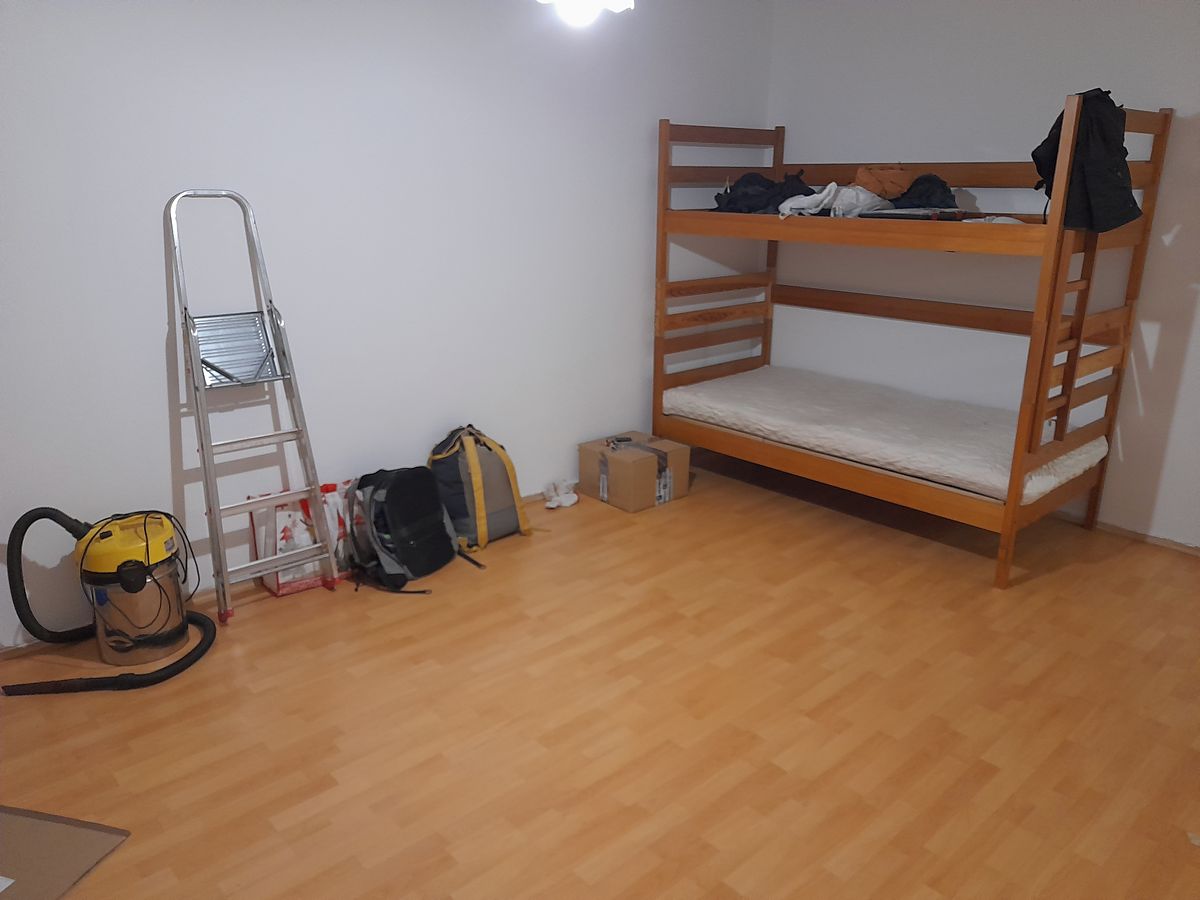Pronájem bytu pokoje 79 m² – fotografie 3