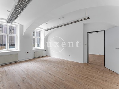 Prodej komerčního prostoru, 632 m² (2 z 15)