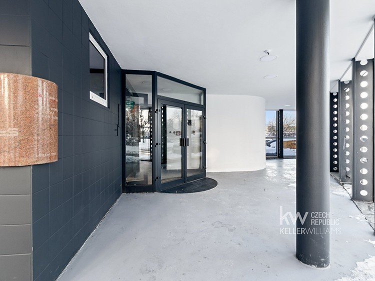 Комерційне приміщення в оренду, 427 м² (26 з 29)