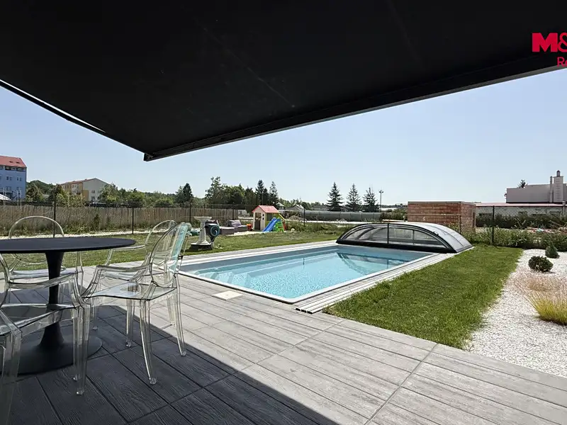 Prodej rodinného domu 99 m², pozemek 277 m², Milovice – náhled fotky 2