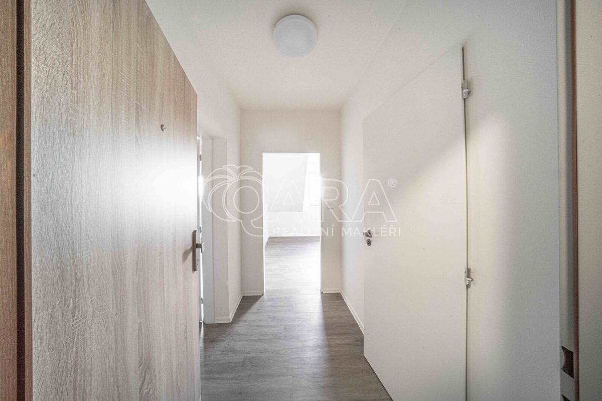 Pronájem bytu 2+kk 41 m² – fotografie 2