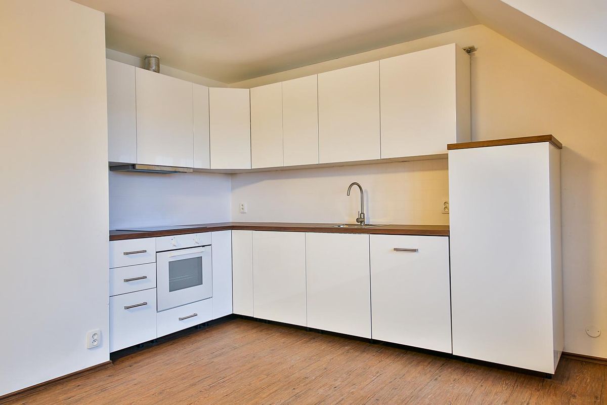 Pronájem bytu 2+kk 58 m² – fotografie 3