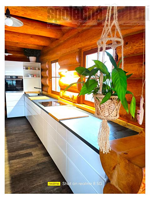 Prodej rodinného domu 200 m², pozemek 1183 m² – fotografie 2