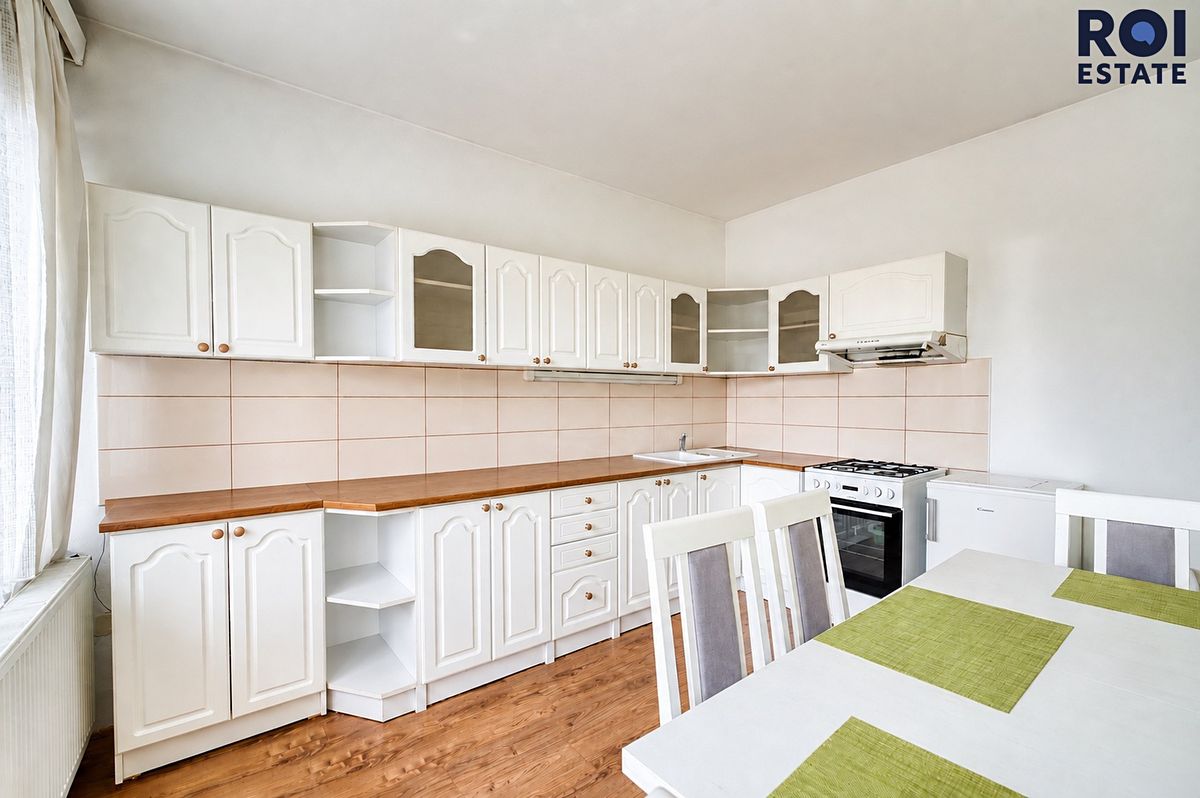 Prodej rodinného domu 194 m², pozemek 1083 m² – fotografie 5