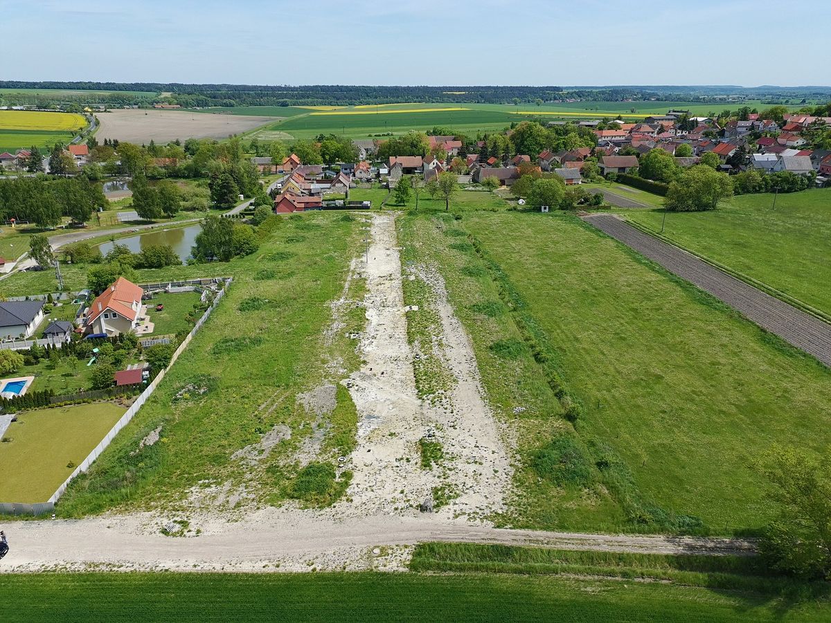 Prodej stavebního pozemku 834 m² – fotografie 2